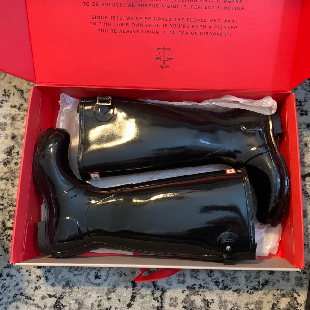 NWT HUNTER Adjustable Back Gloss Waterproof Rain Boot (Women)
